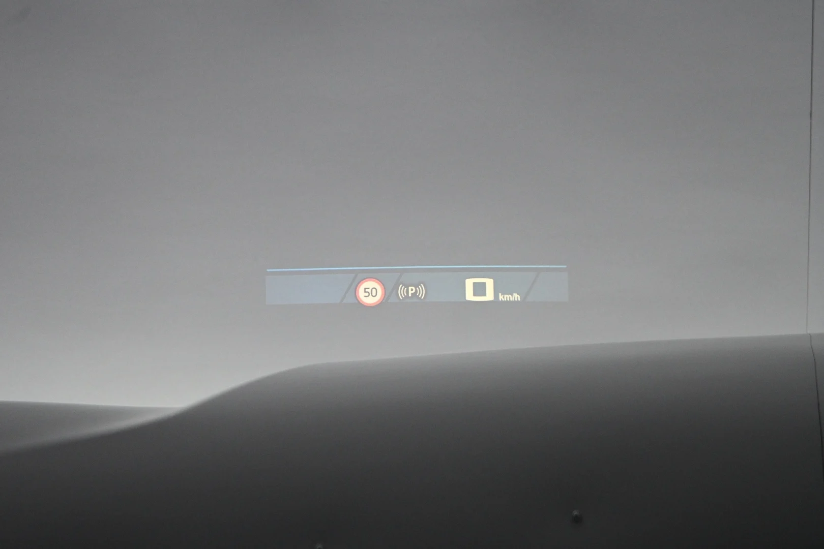 Car Image - 1Y3ILcvxJd5H84YQ2mtLdJ
