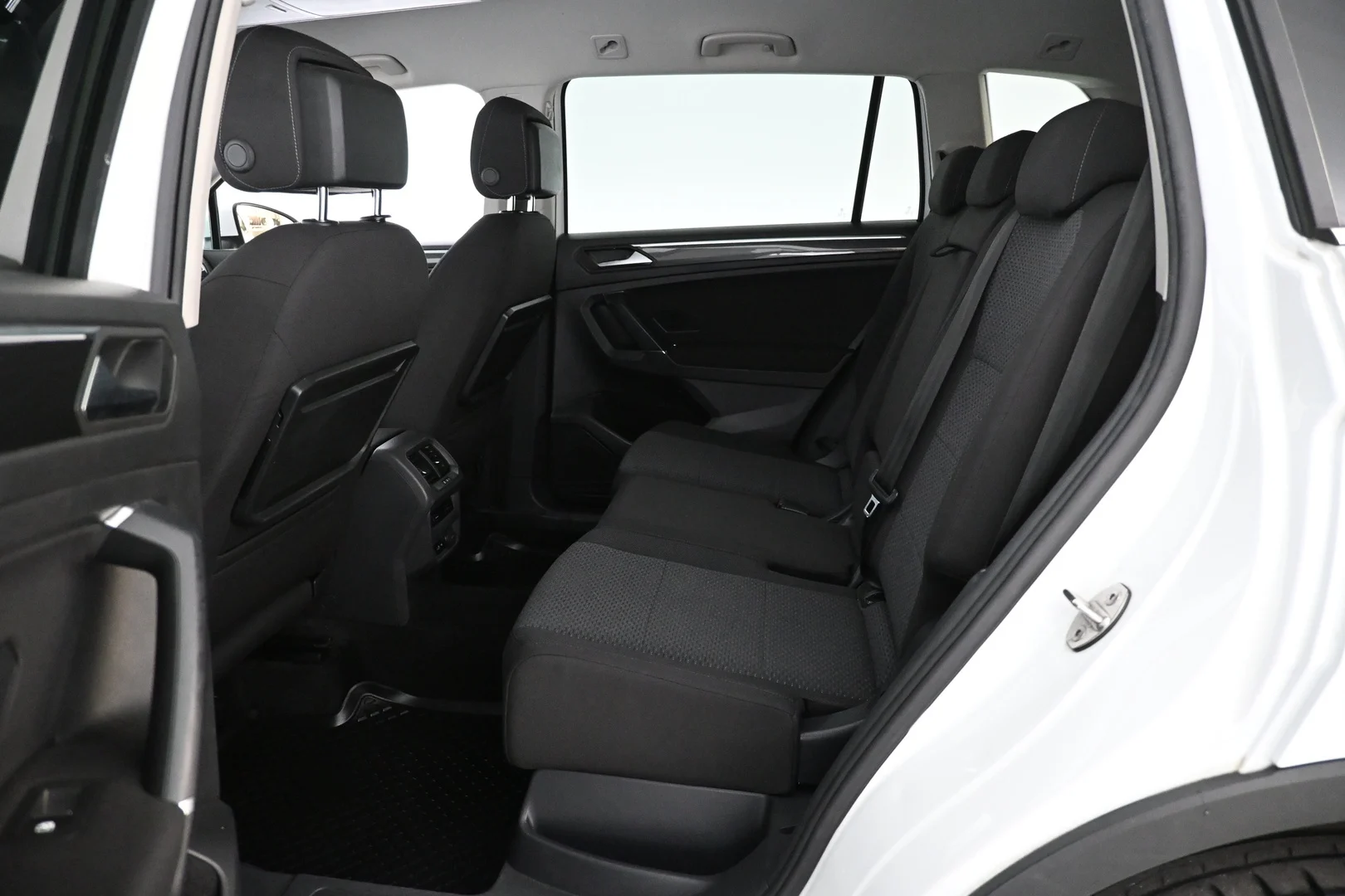 Car Image - 6JkW5QO1r1XLVfQ7uUbVT9
