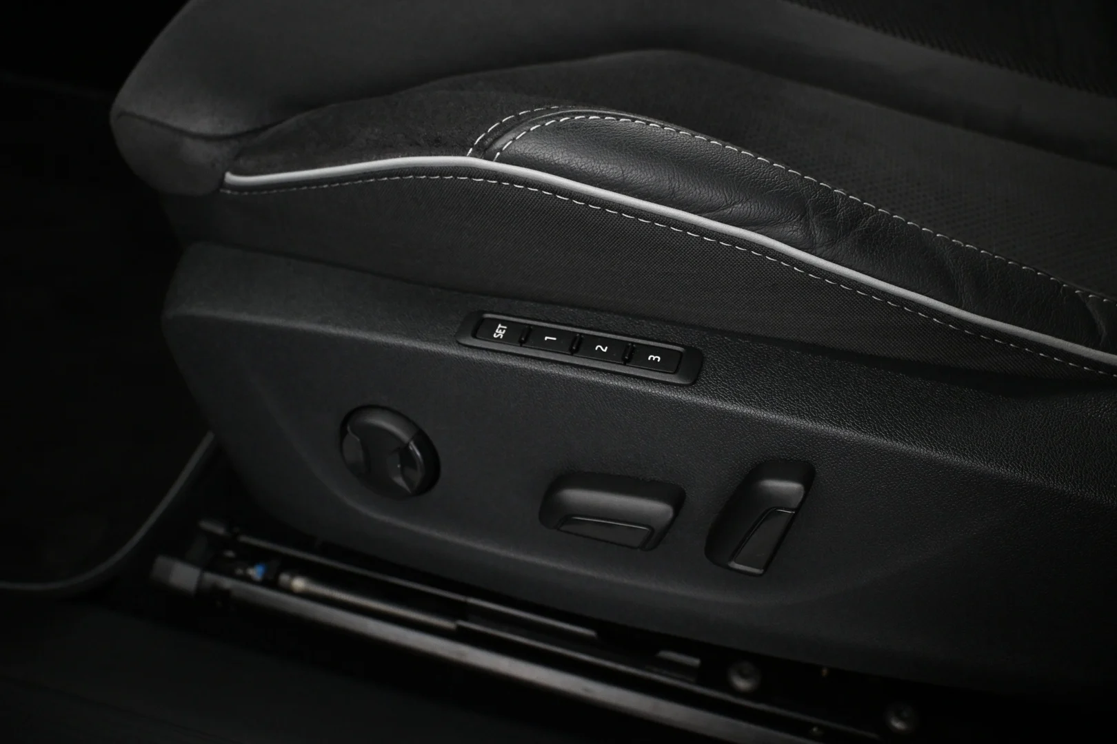 Car Image - 3P7G82Ki1Oln7hcNLumErz