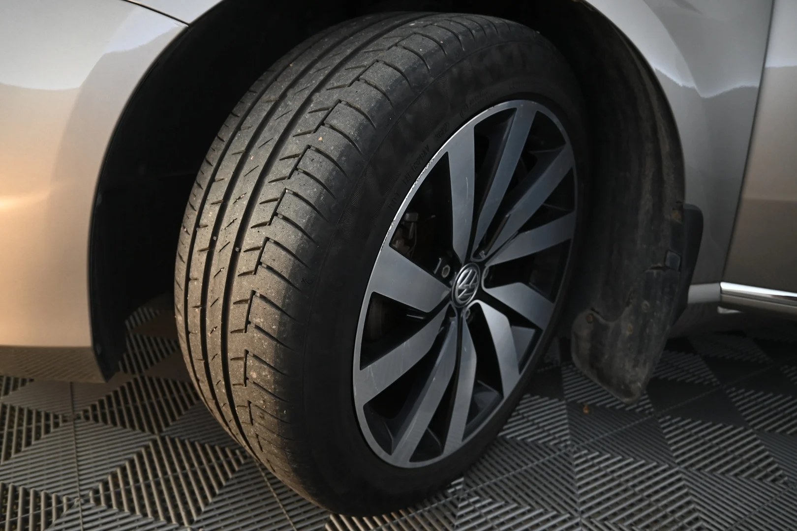 Car Image - sY1q2V1hTCQFqTrUqcoHR