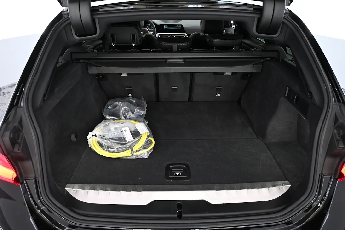 Car Image - 5M6QSCl4VVsQgaSOxDq1l2