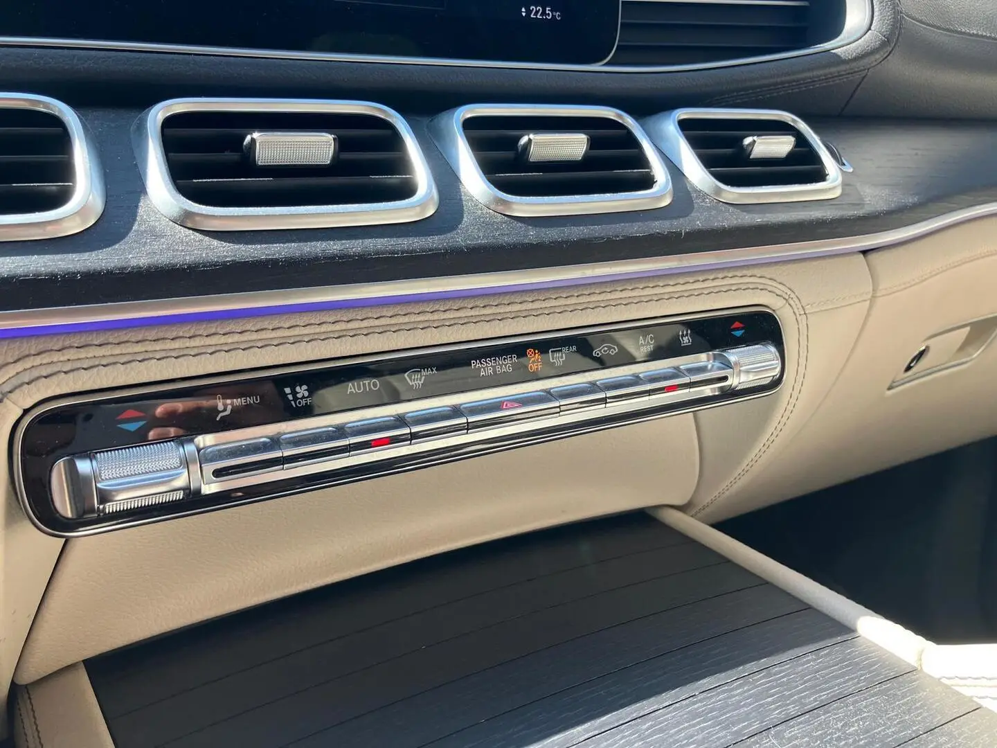 Car Image - 2Ii9moRLNbPzv5dqIkkX6B