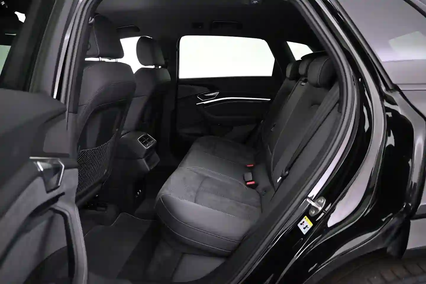 Car Image - G7NRYgIgJqqBdutQO3psc