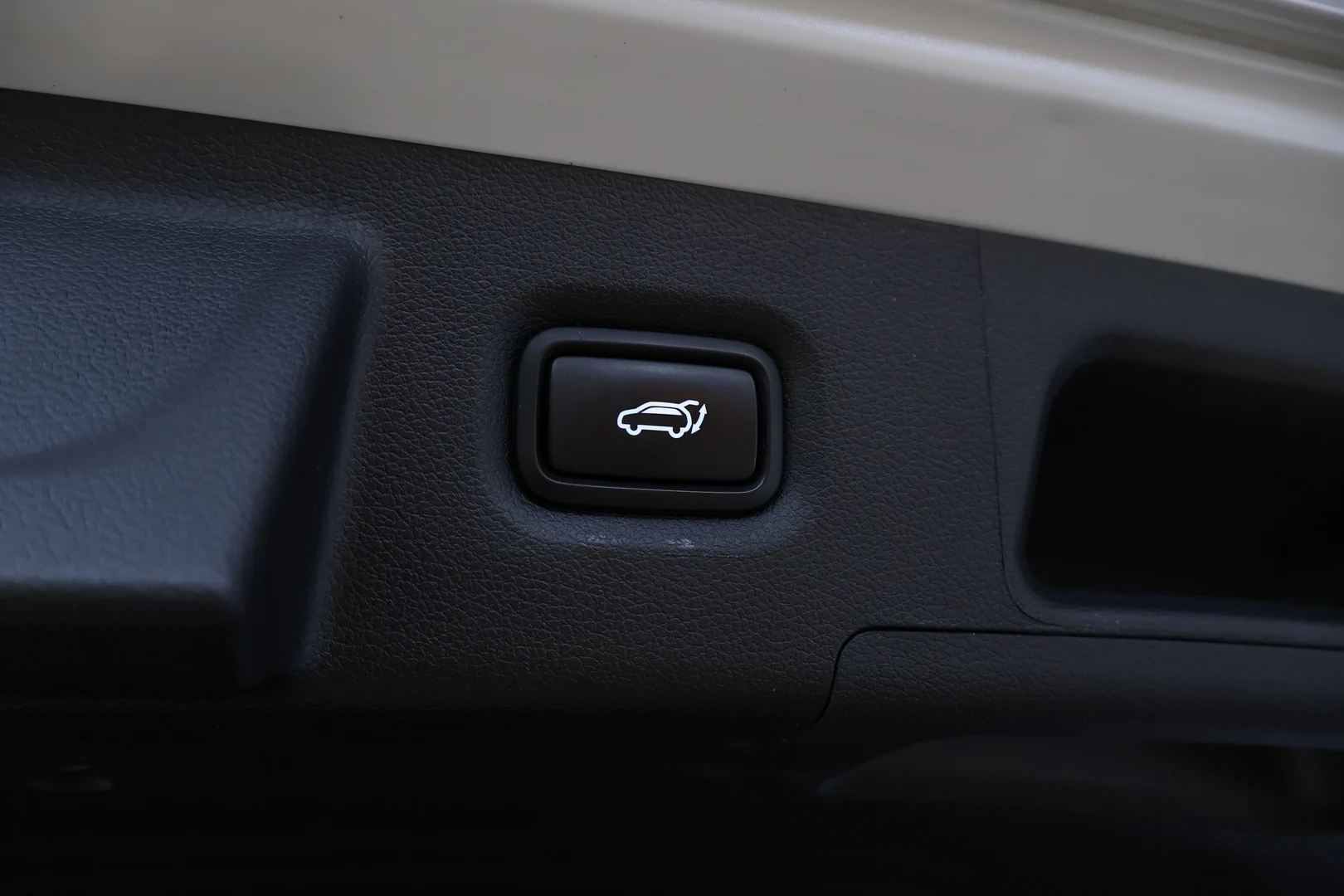 Car Image - 4mKfqeOo5eDGScJ7aHFII1