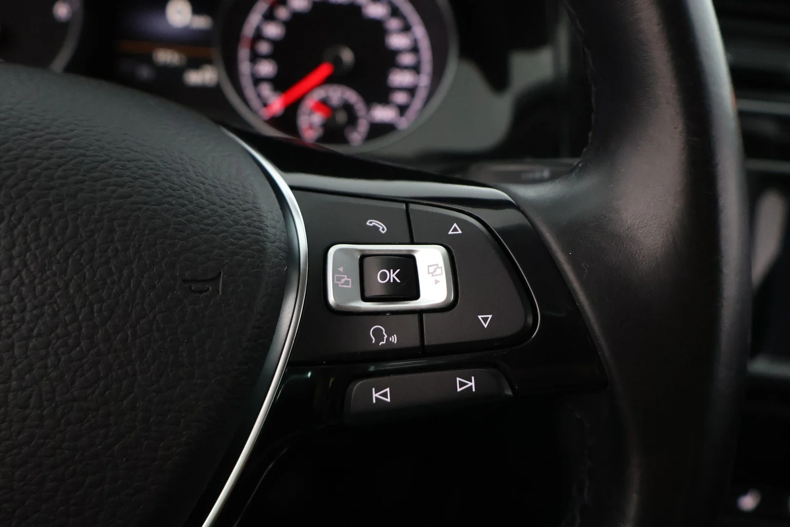 Car Image - 75FPxitWmI8EO70C0Ty2N
