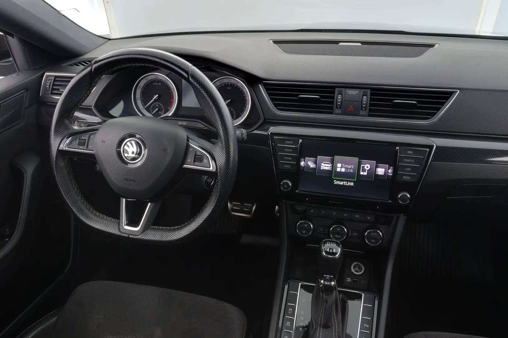 Car Image - 7l7xQnrKvtWh5xEZfl6AOg