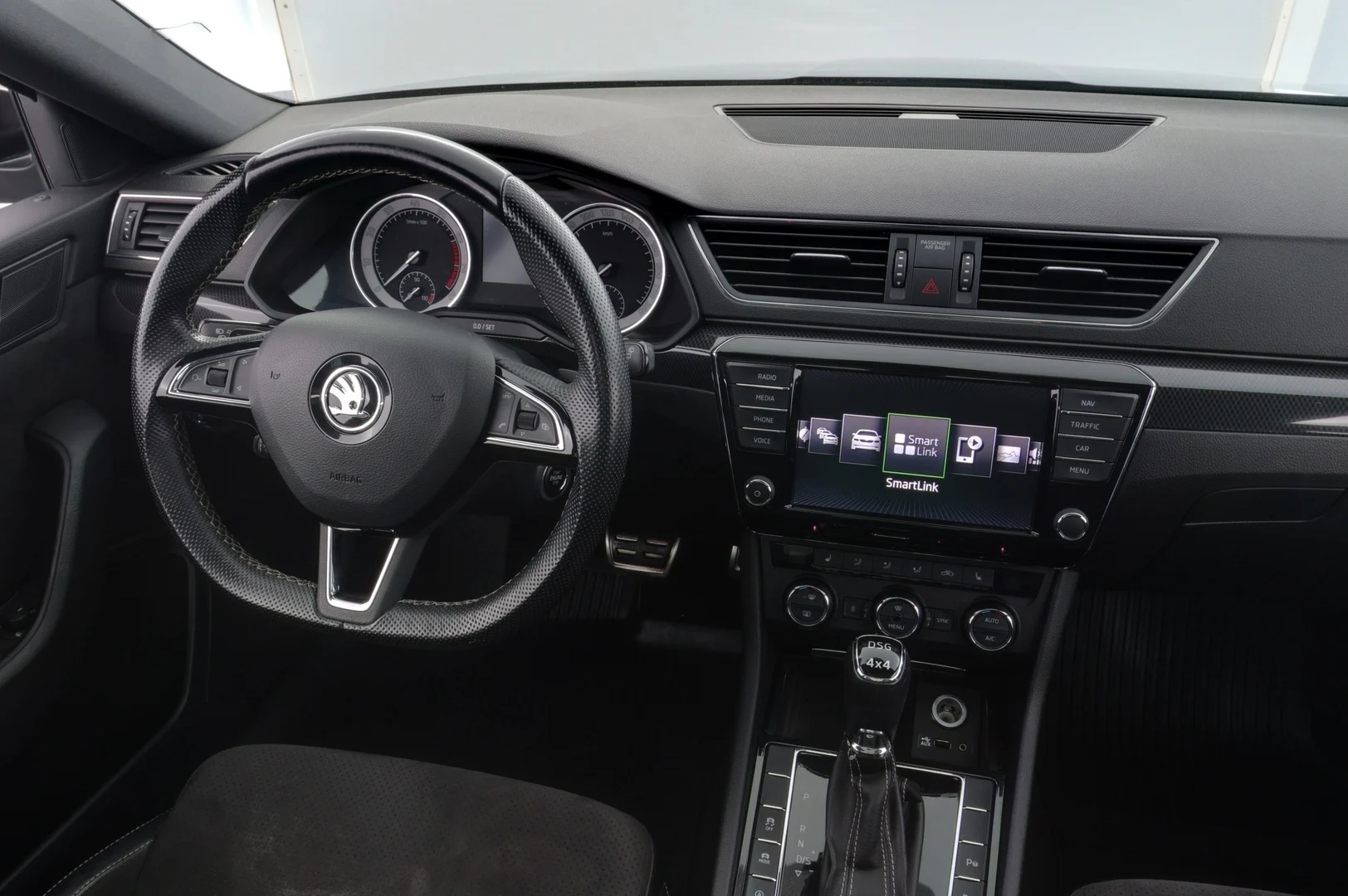 Car Image - 7l7xQnrKvtWh5xEZfl6AOg