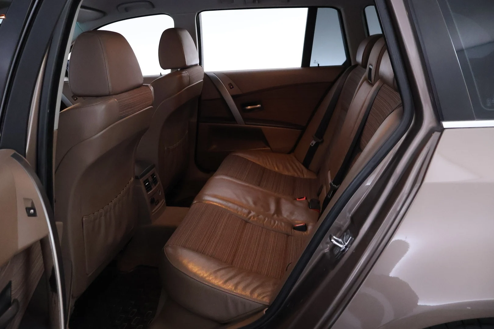 Car Image - 7Mk19kZHIt7cITSiXuEr3H