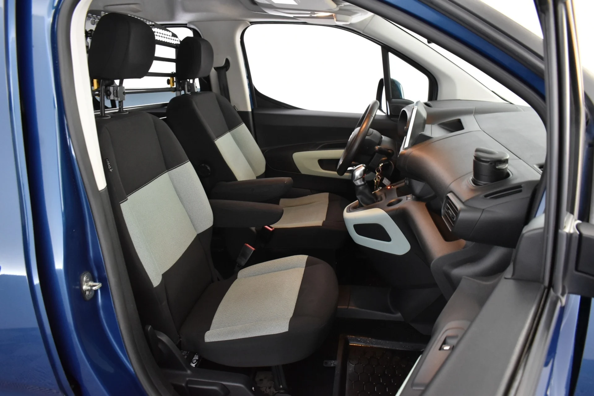 Car Image - 5IdHv4uNHsEQ08pFQrazXs