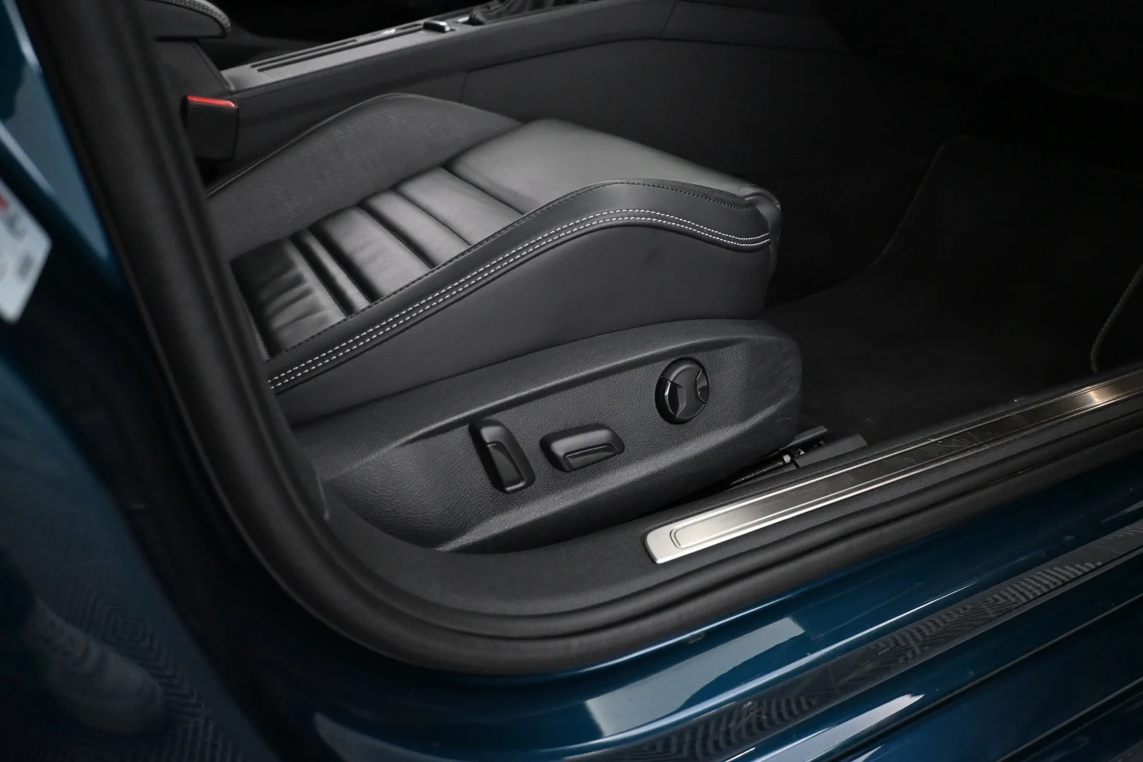 Car Image - 3tgGjujxUyQCeh6MiGZqm3
