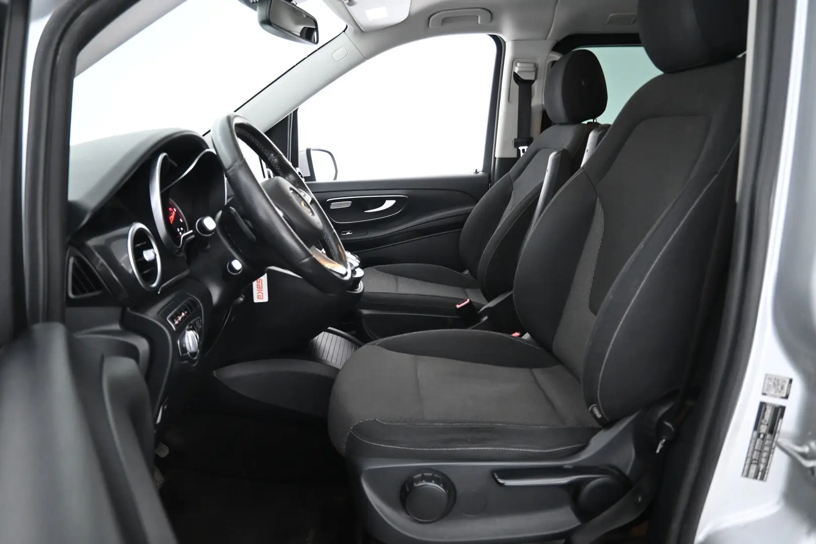 Car Image - 3d4GOmoyK8Vd9OIsp1mowk