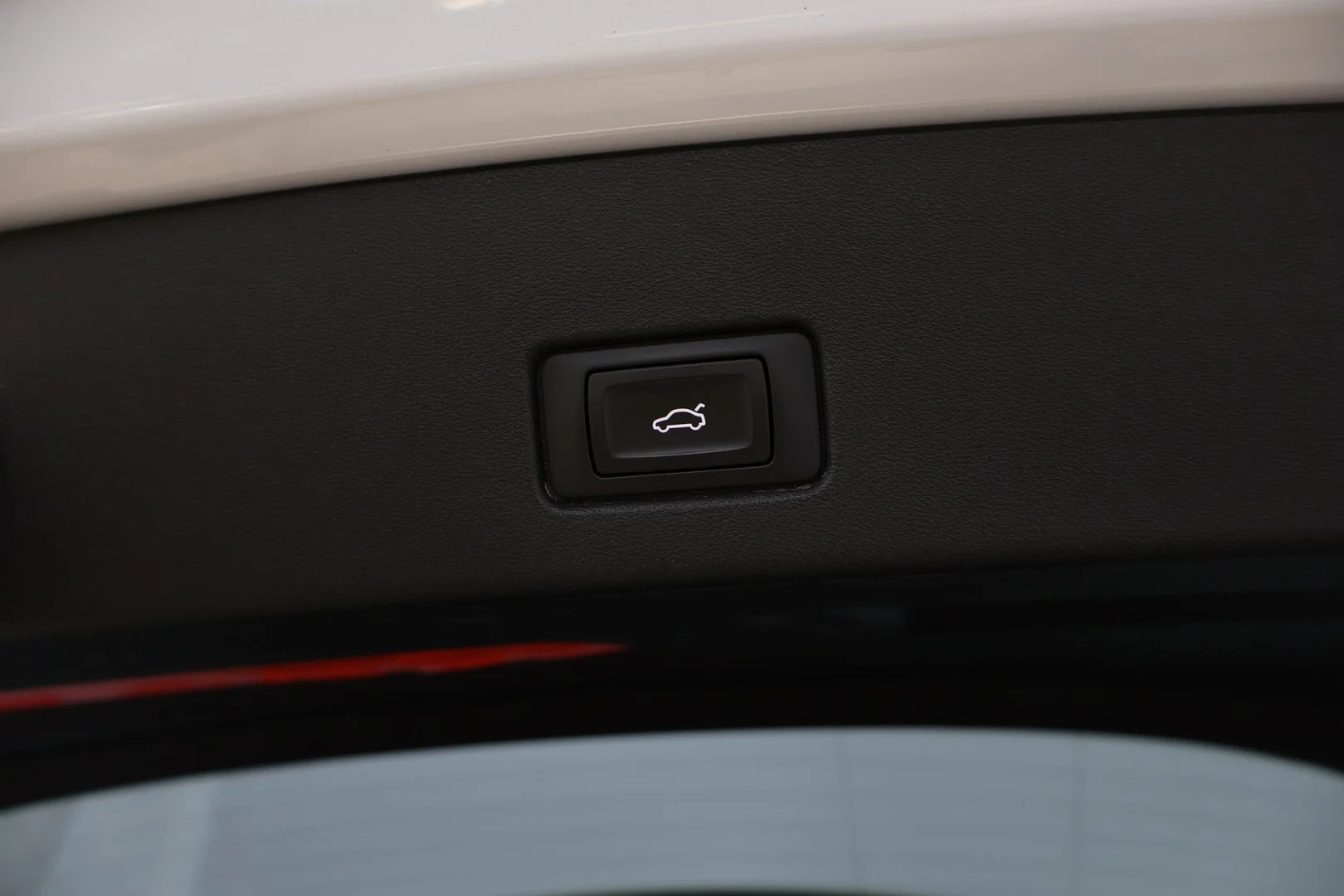 Car Image - 19KV4wkYGcUvCvzCymyNt6