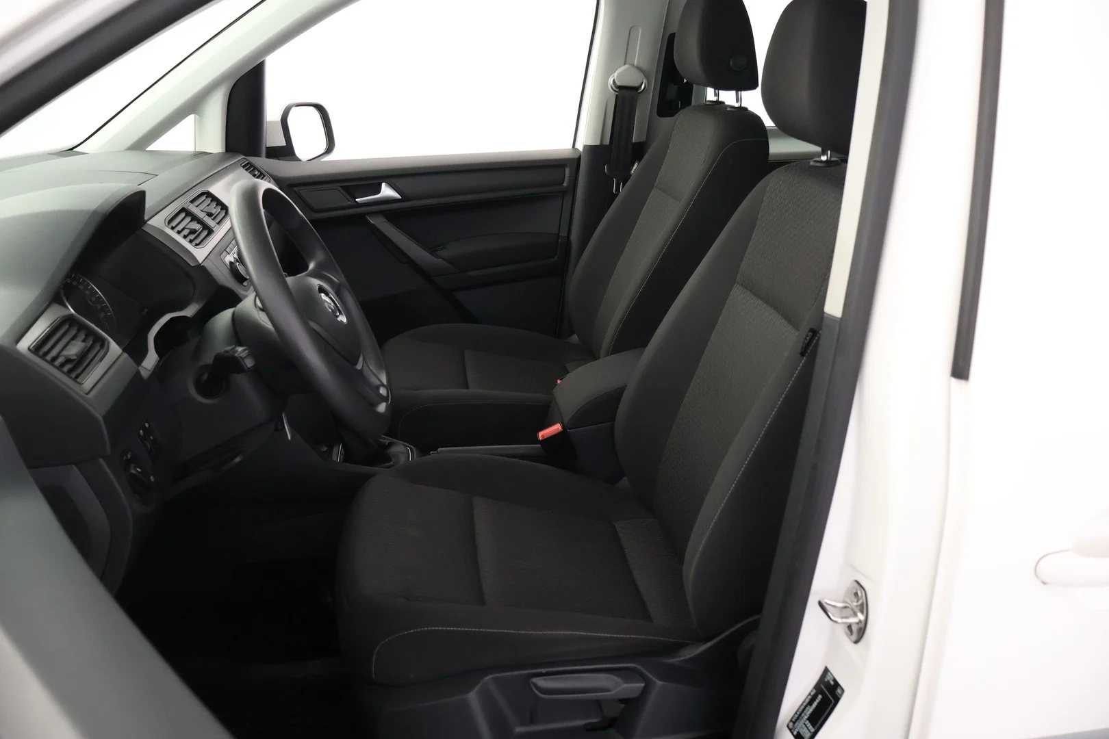 Car Image - 6Sk5tHXqPidryGhx3PUxnH