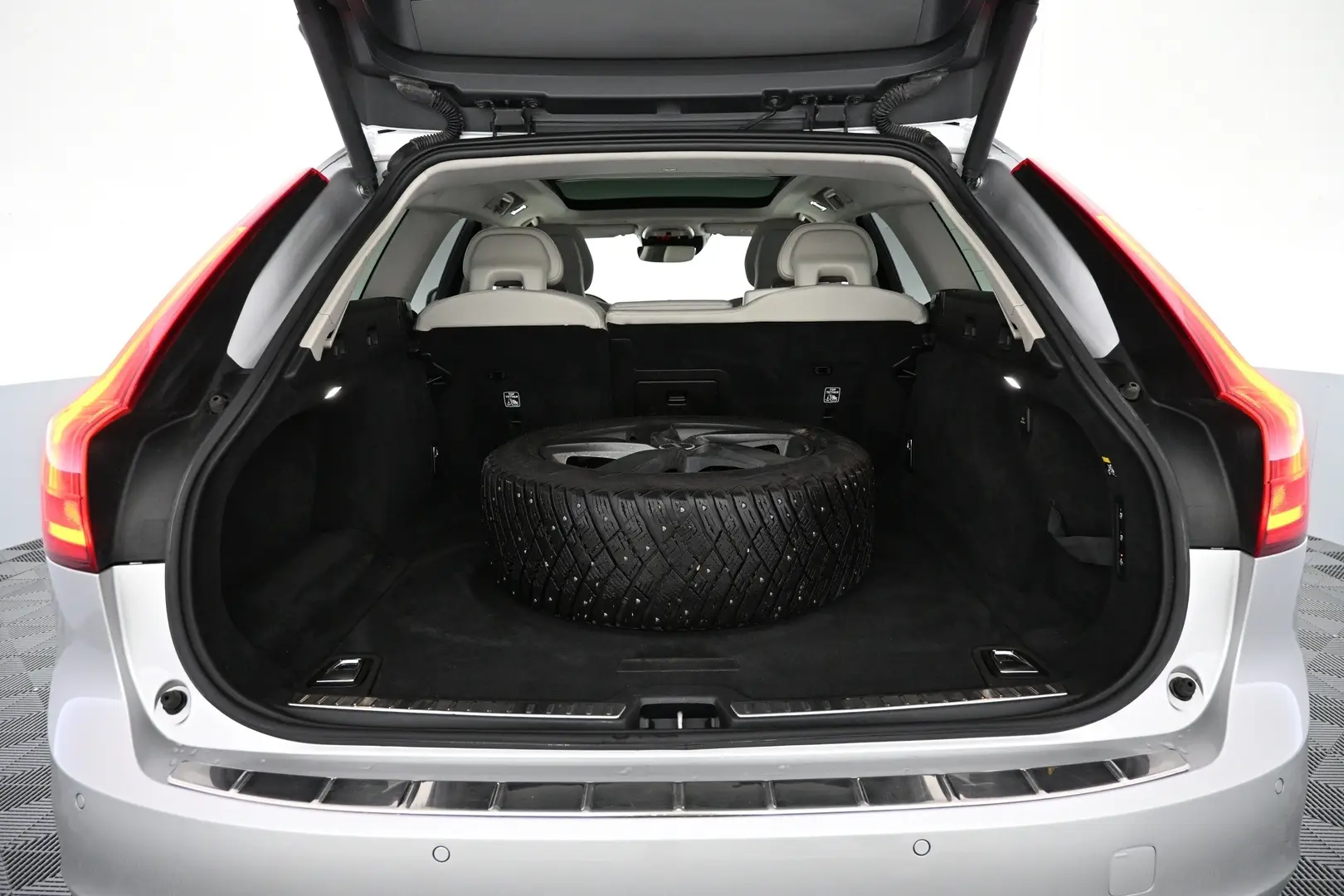 Car Image - 7awYP5hidnTLczeAepgRJM