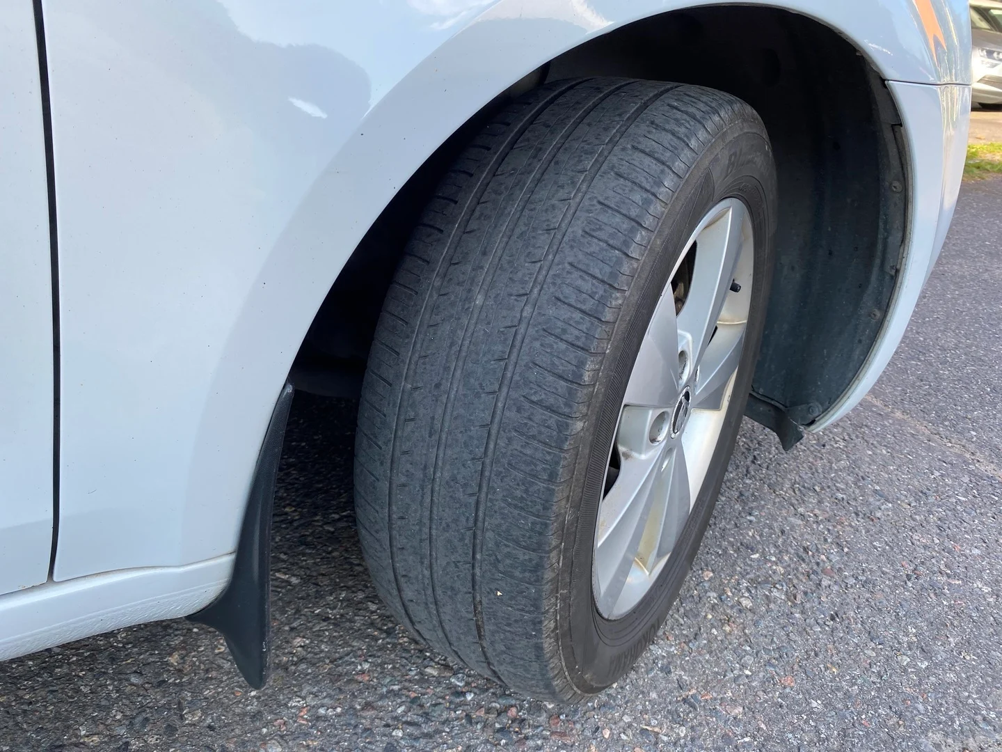 Car Image - 1D1hCris7iIQ37QVWdXhfO