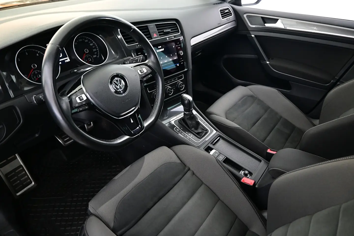 Car Image - 1XzUHb5Dq5cz2GncMDV6JY