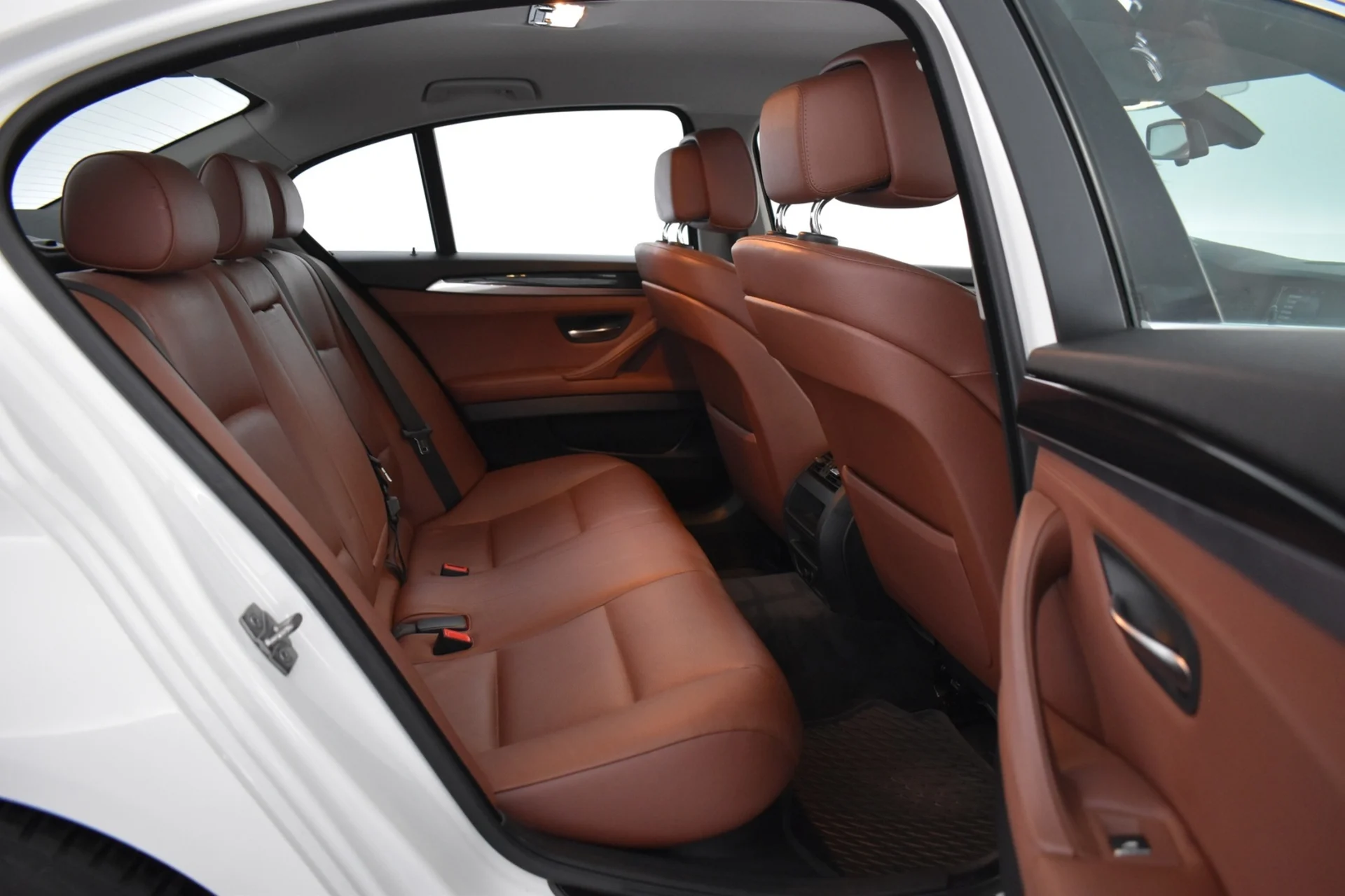 Car Image - 1LgZq29ZHFQccJ2PYyvL8z