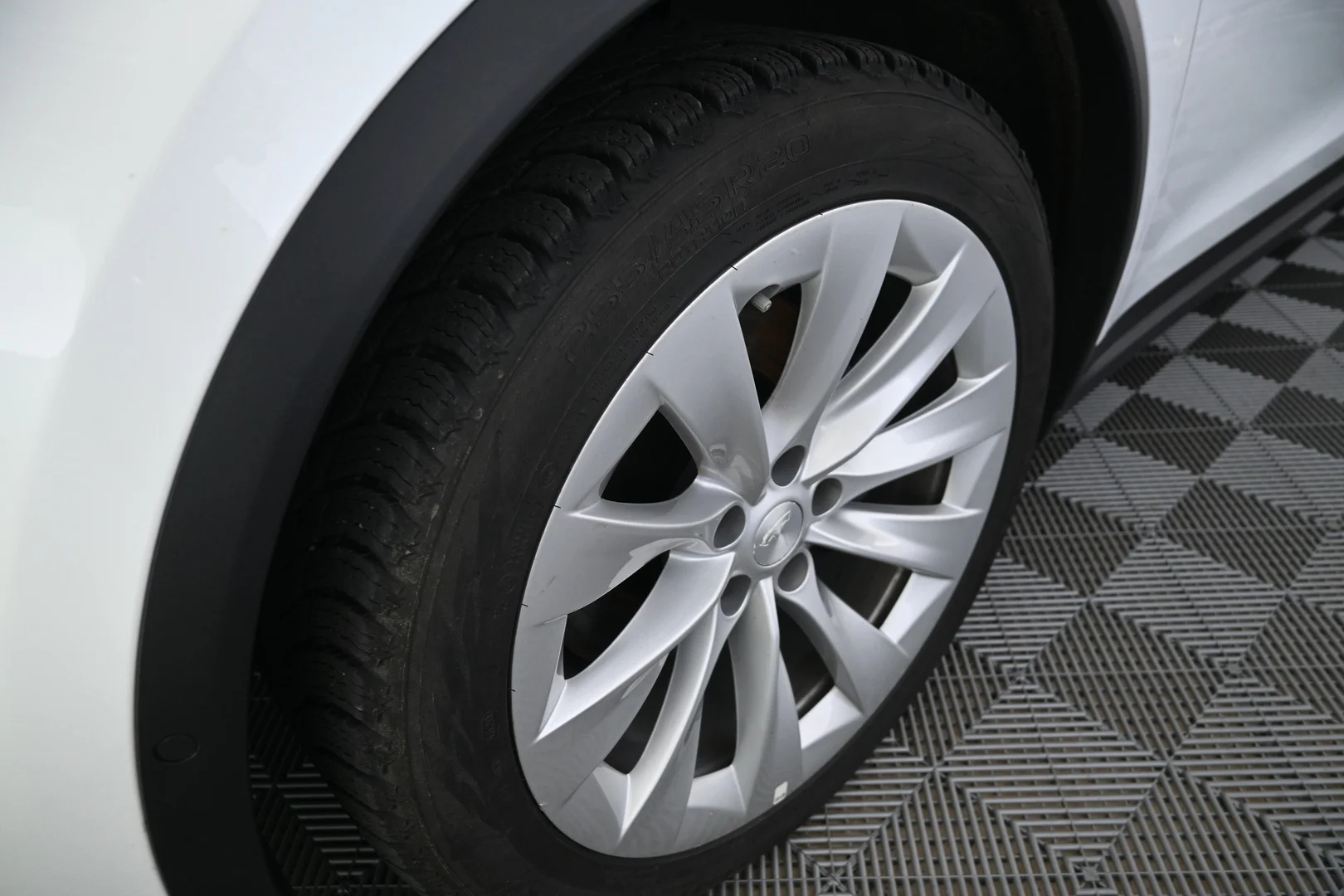 Car Image - 25b3CnE9bMXovNdVpPUK6H