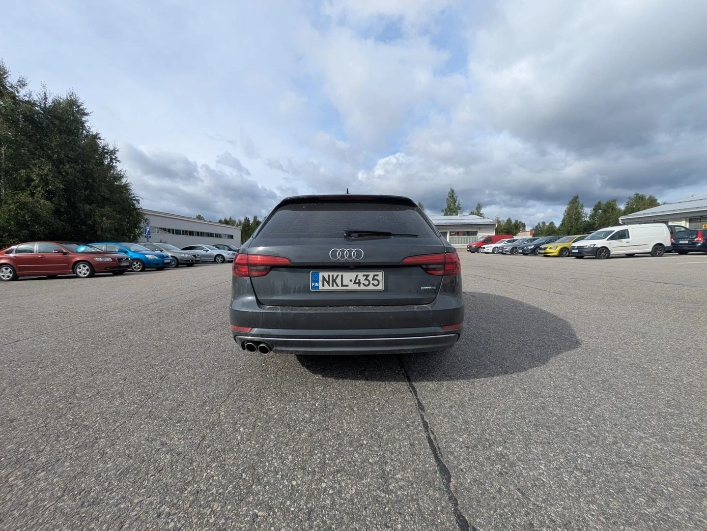 Car Image - 4EHQKX7iCwOX8tT5VdrZjU