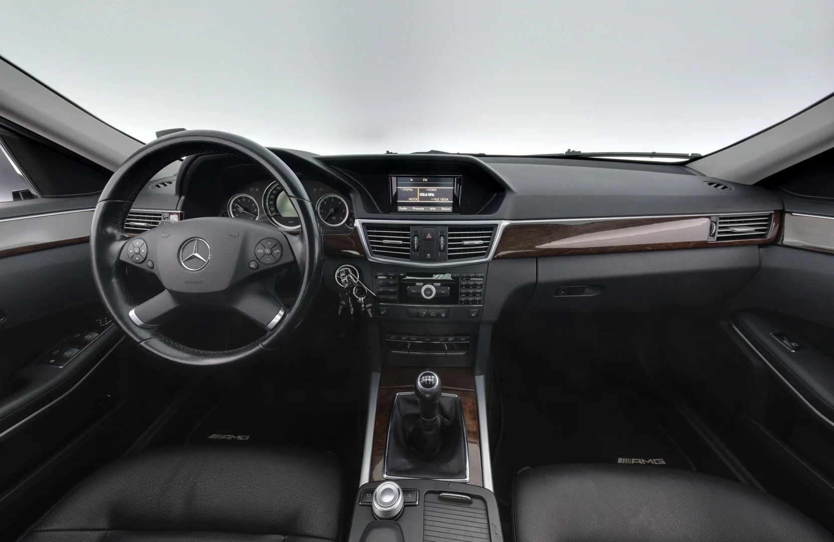 Car Image - 5iGvJ7ivN98qG8GP0Kz0sg