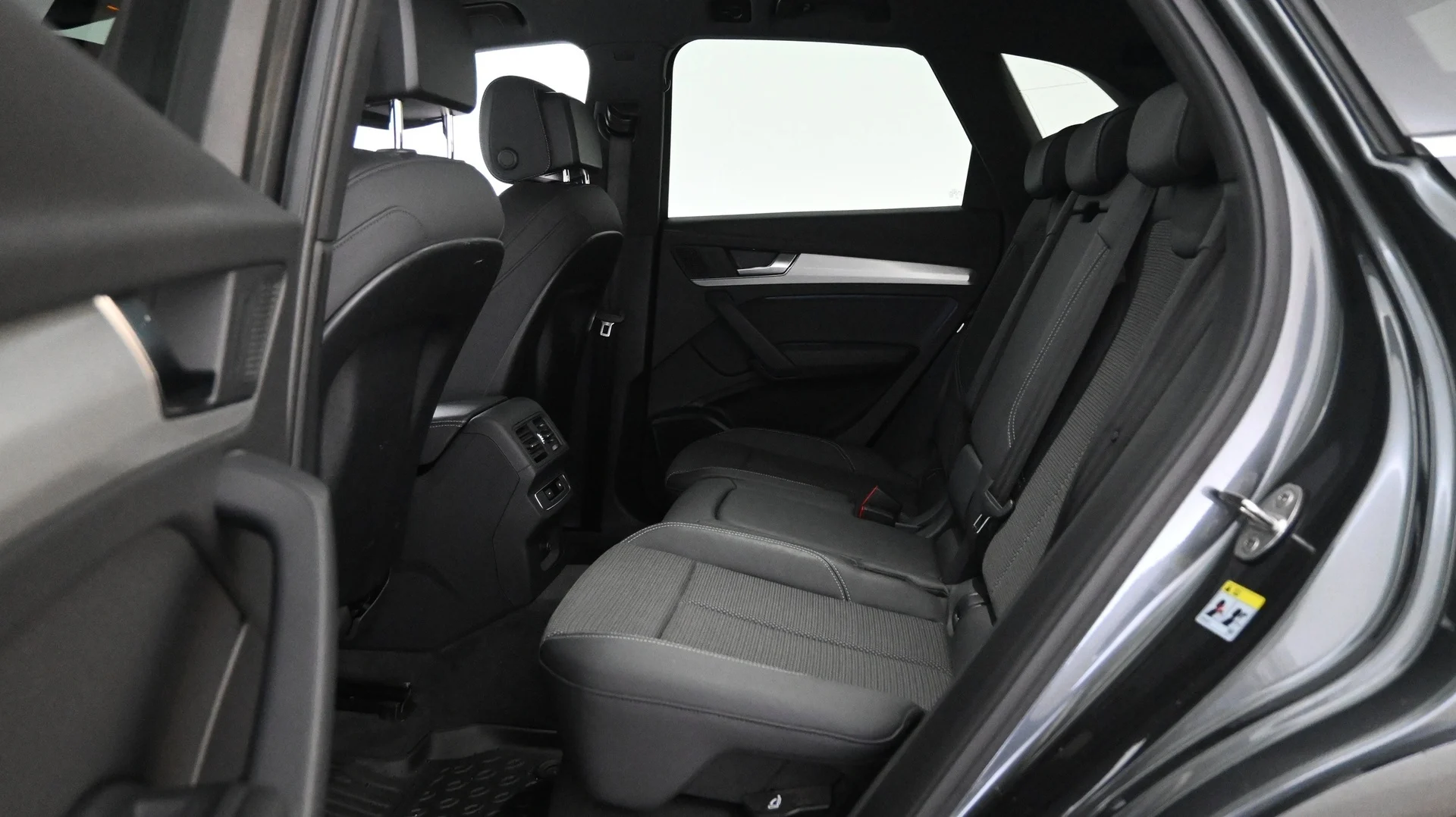 Car Image - 7vCir2R6sggMKkceUg0j2I
