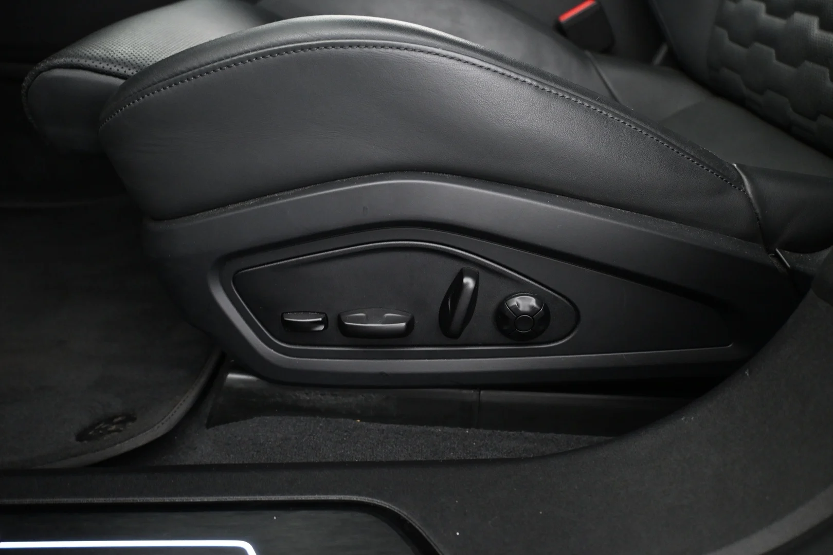 Car Image - 68kdl7E2xi3OfOlT7mmz7l