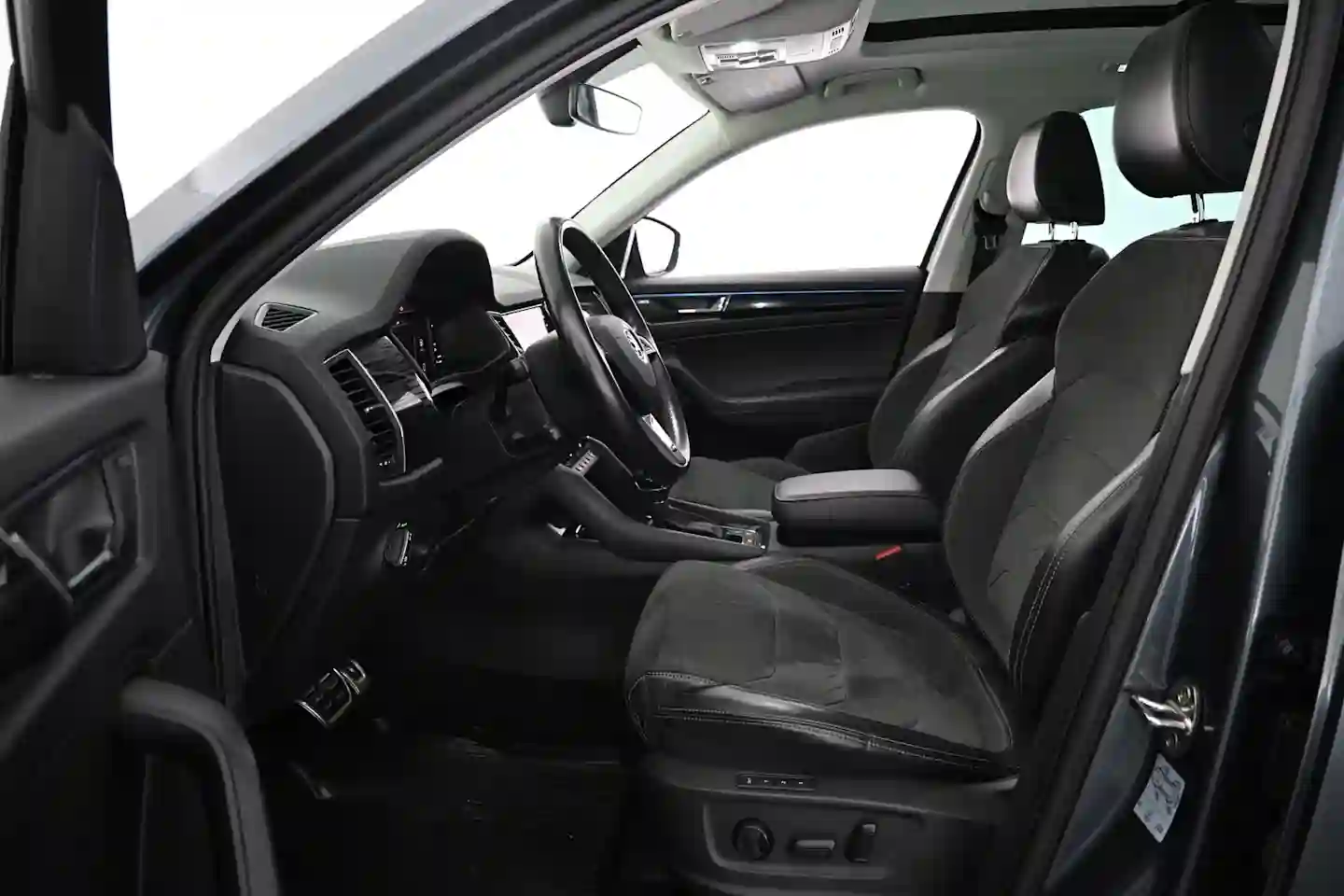Car Image - 4C80NqqGDtXKOM2sDBhuSp