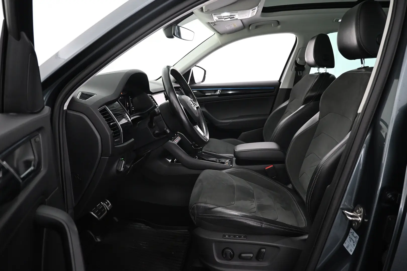 Car Image - 4C80NqqGDtXKOM2sDBhuSp