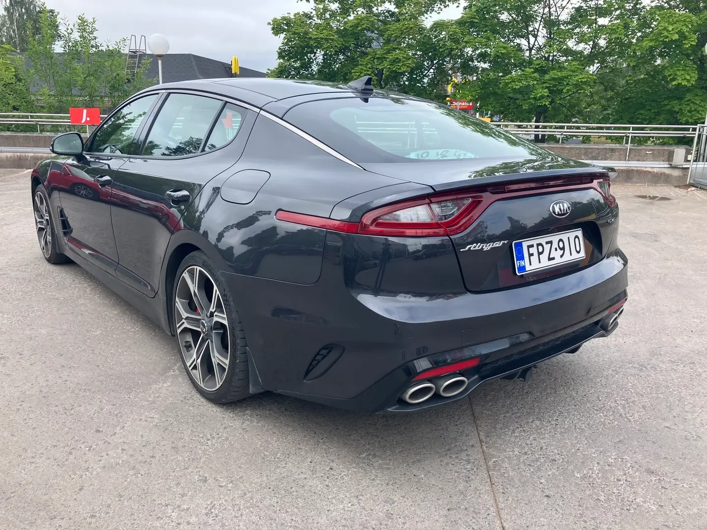Car Image - EwGCeKWlv7qfl2dw8Kcc3