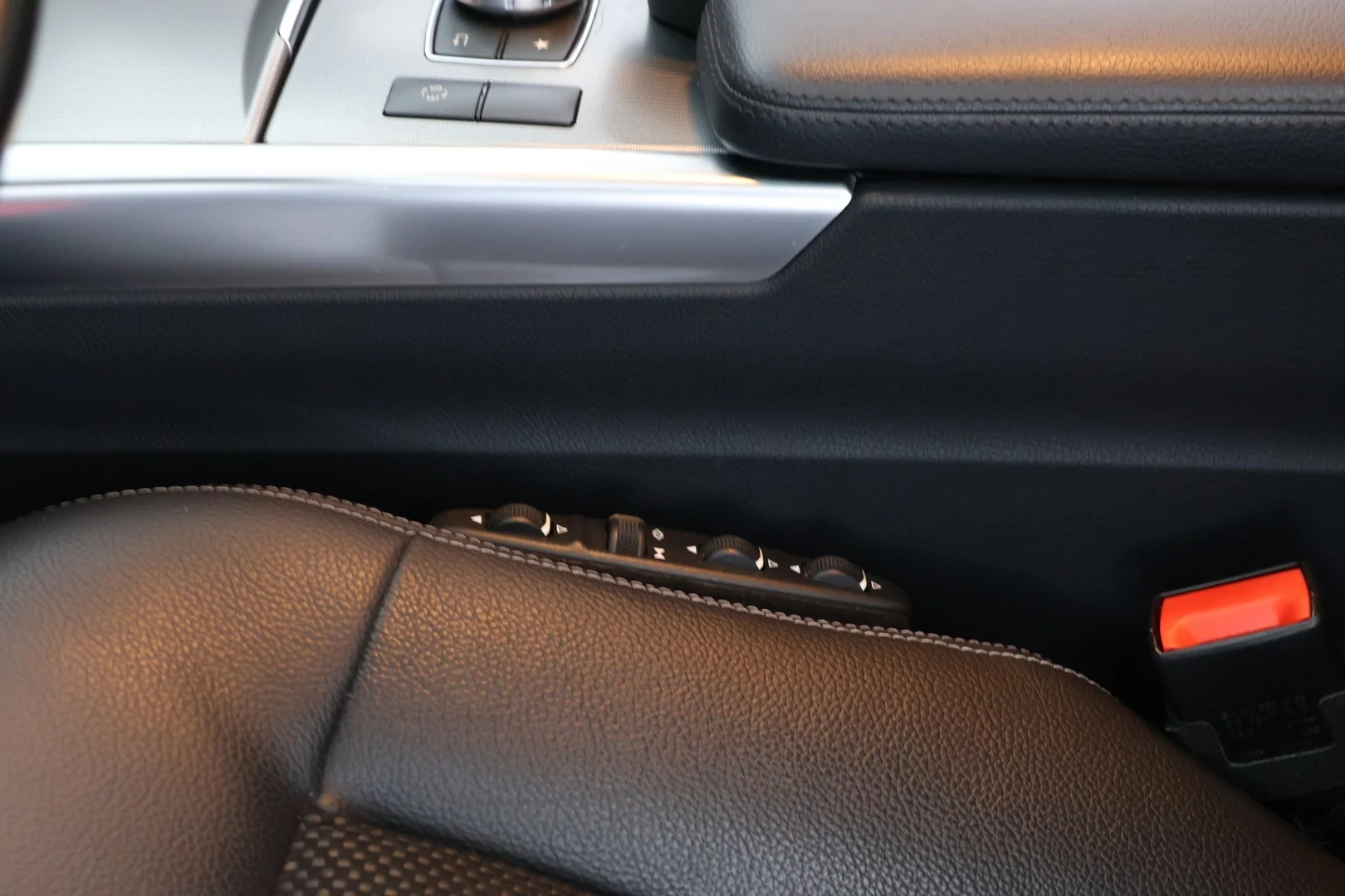 Car Image - 41RYYSKXCSyYAAV9ew97XX
