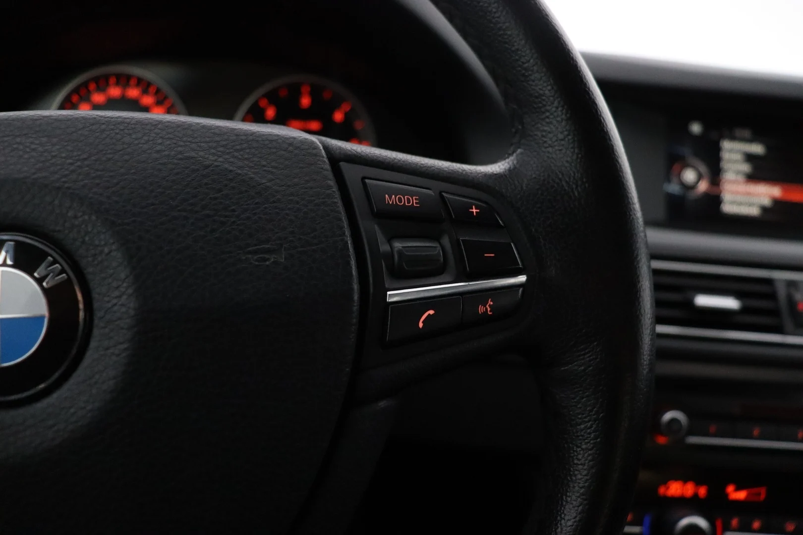 Car Image - 7LUTwJHigSJiHn3vPLKY35