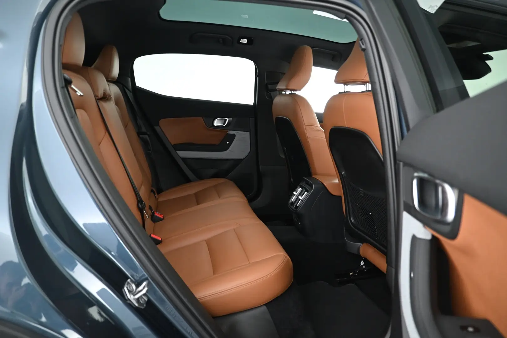 Car Image - 4HduEv3ukAXww3Qkd2JaaC