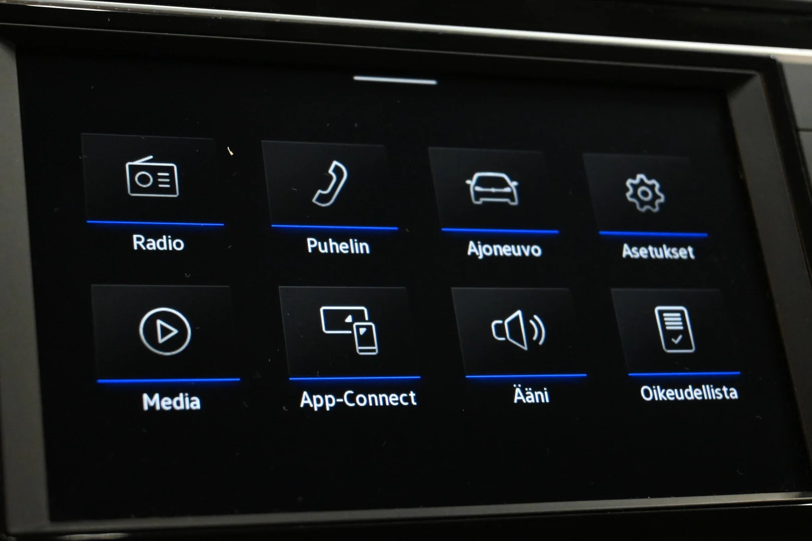 Car Image - 1moh1V8PVSxfB8KJ8JW7fZ