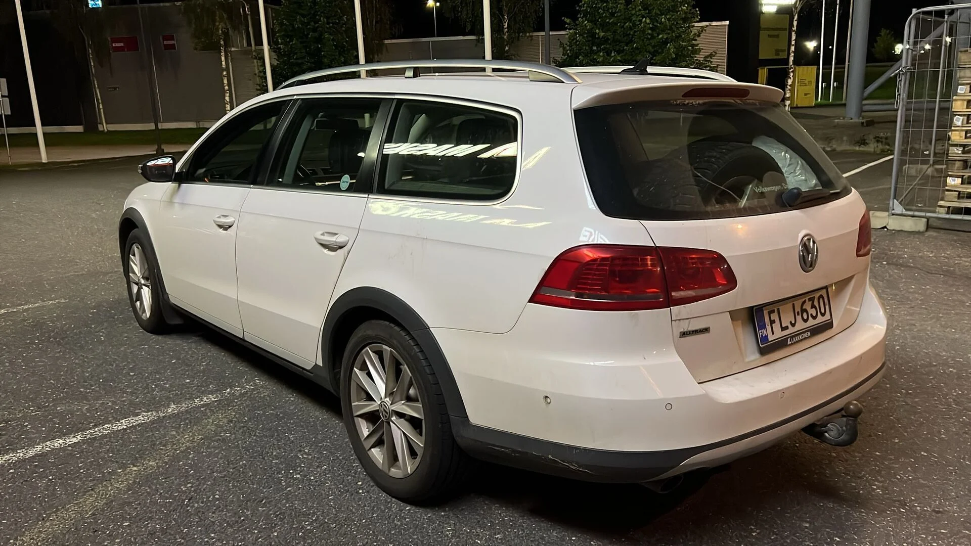 Car Image - 2fvIiqNirtaY0kfllWnqrK