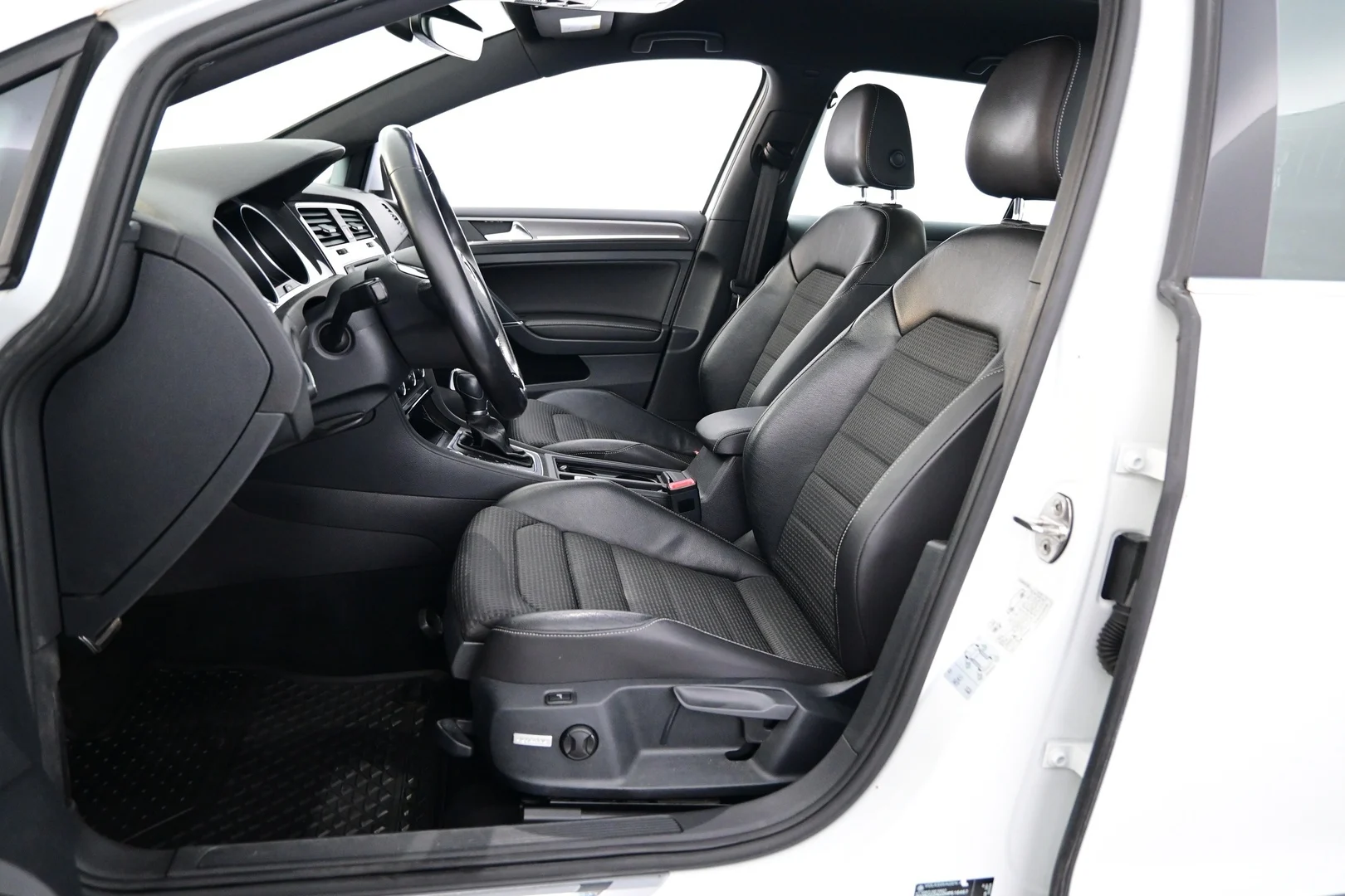 Car Image - 4beSVBBC1jqGEHpBJy4TZZ