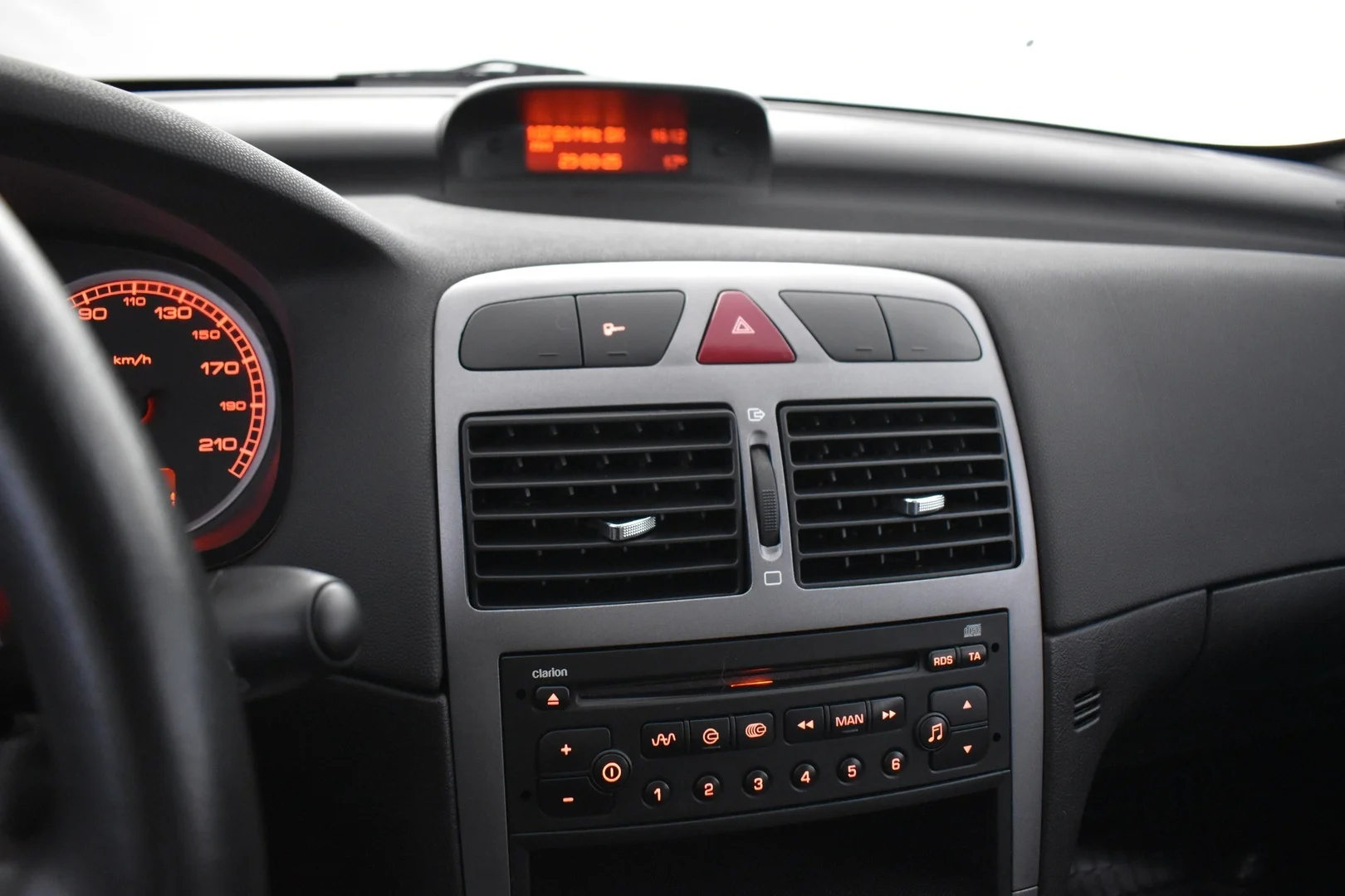 Car Image - 2358Hm4PHGEW9RS3hdI5tZ