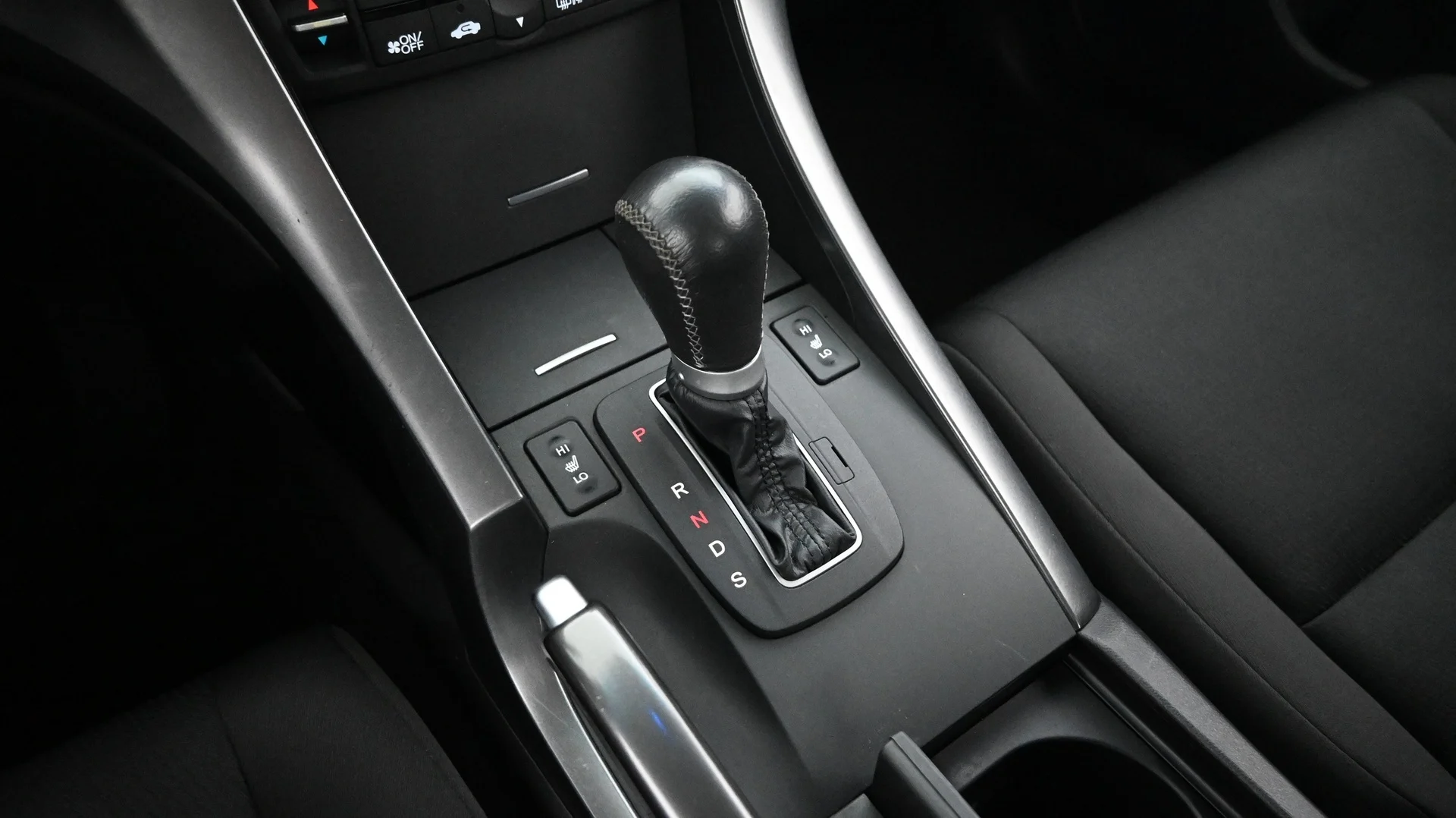 Car Image - 74IveyGH7UglbAktB2UbSV