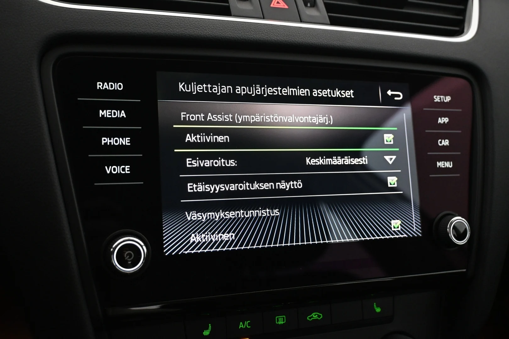 Car Image - 7xyXTemRP8voErcYr3Nb2X