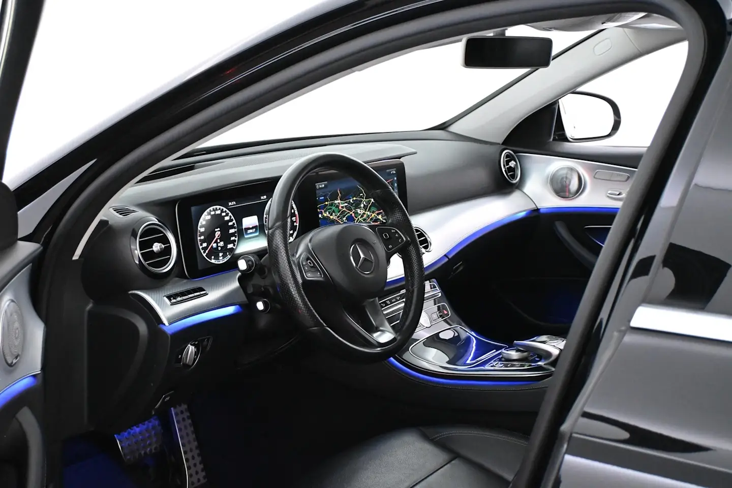 Car Image - 2t0QqOLLDi9IqCiXNAbHkQ