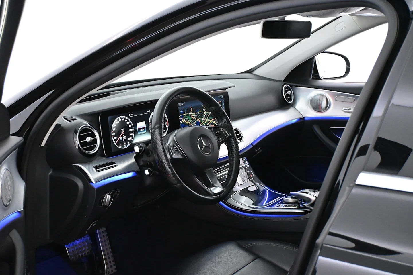 Car Image - 2t0QqOLLDi9IqCiXNAbHkQ