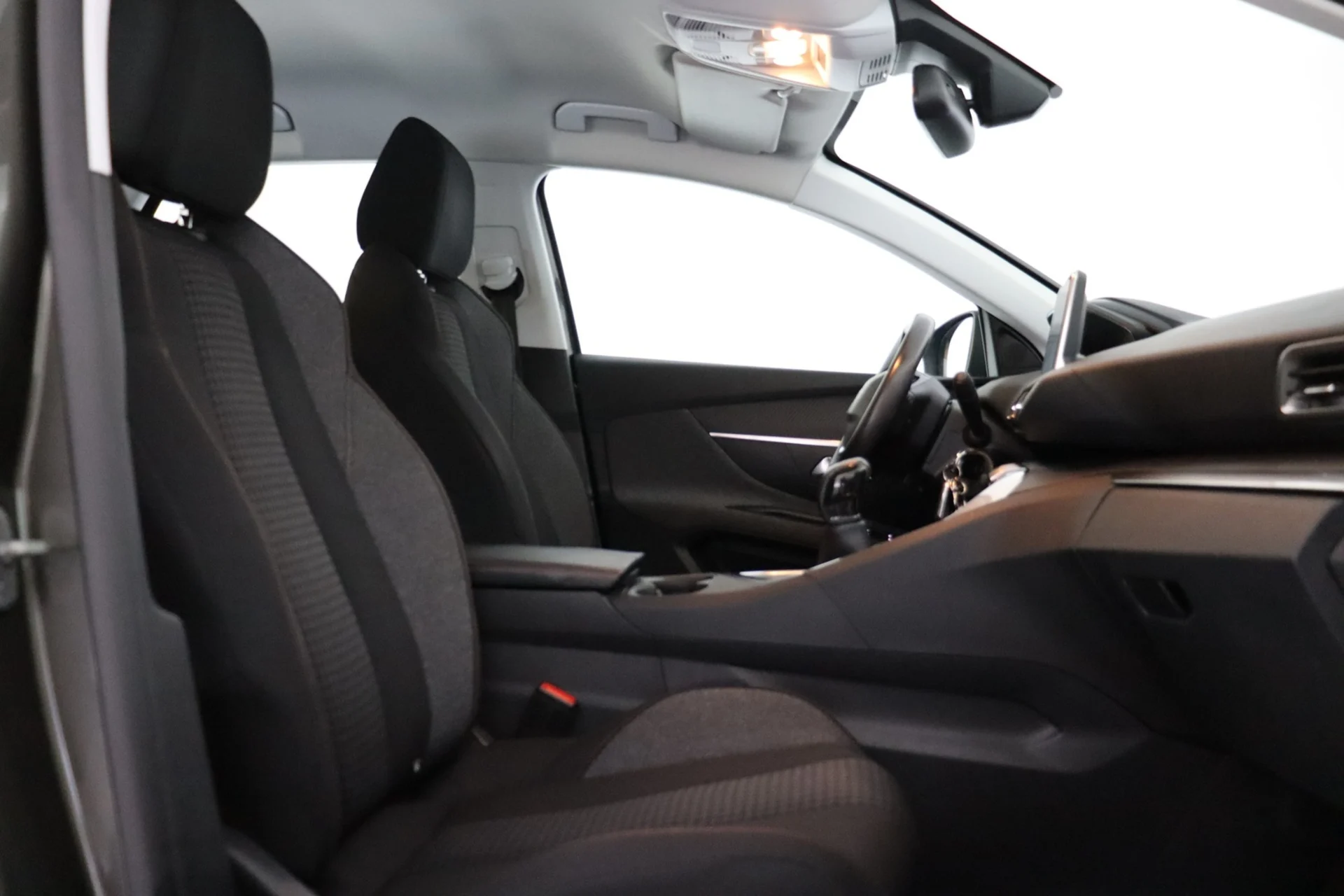Car Image - 10R9JAeK5ljbLPHDAaTBMU