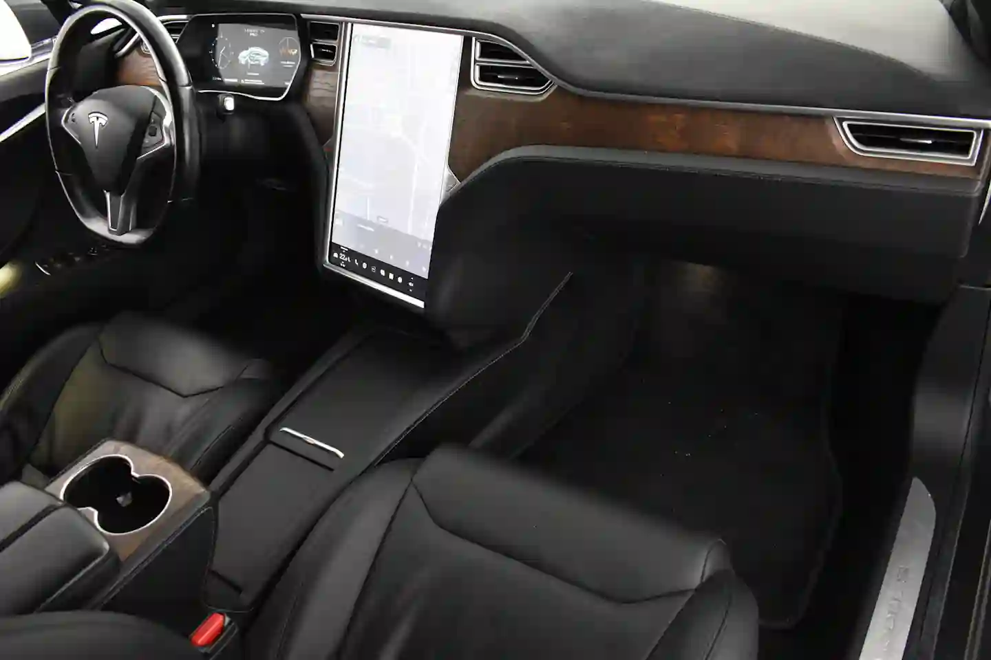 Car Image - 3YQEq5qONcXinWyDLMH2DL