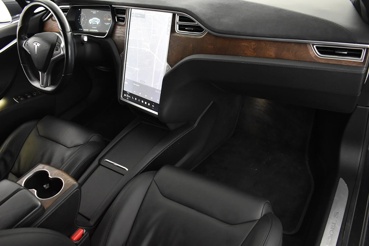 Car Image - 3YQEq5qONcXinWyDLMH2DL