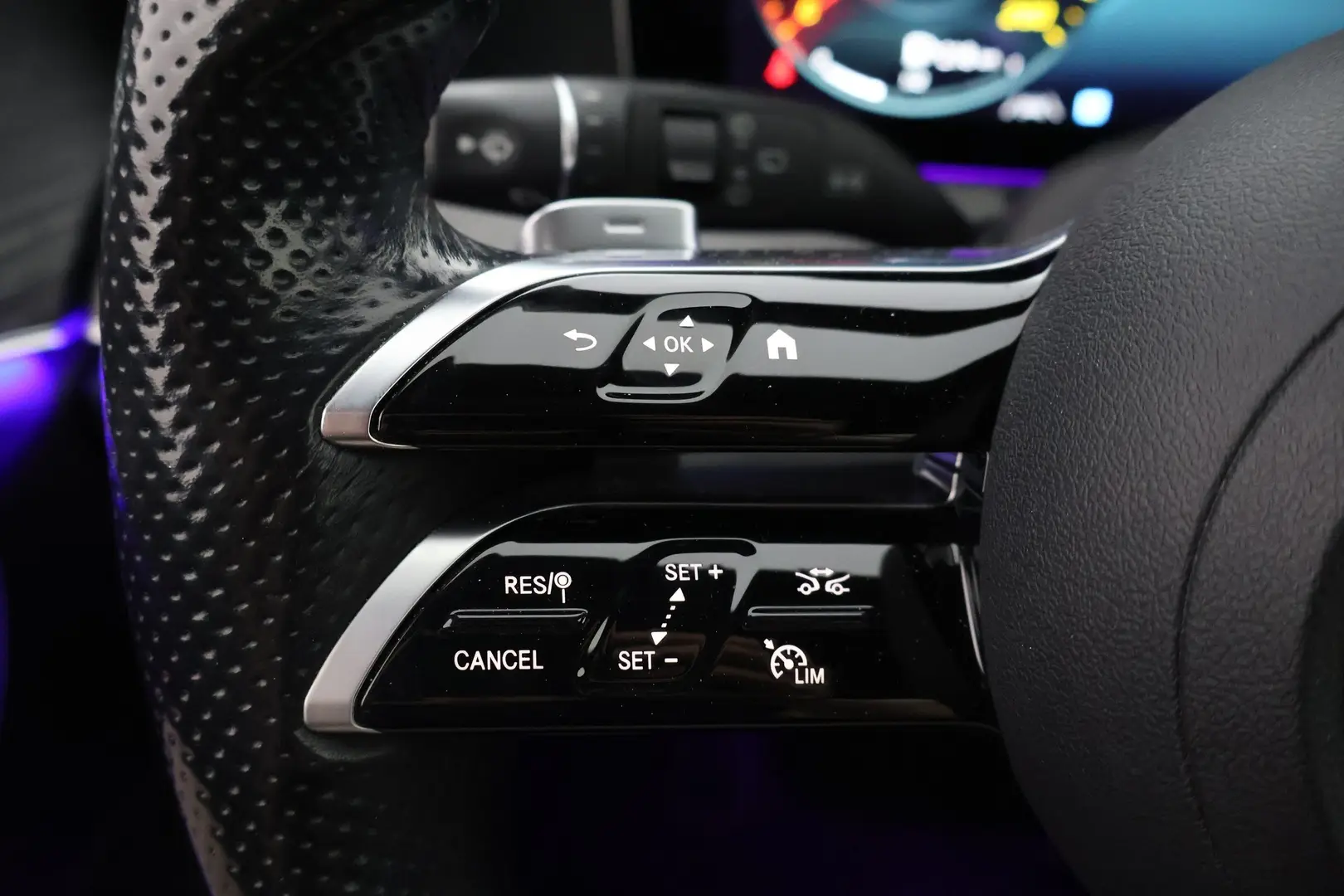 Car Image - 5H331shrfcWo0ze9Ng9SiW