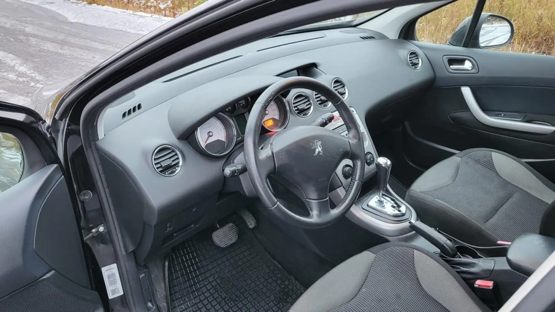 Car Image - 3tJnTDdvARh44gy9Vi4dfJ