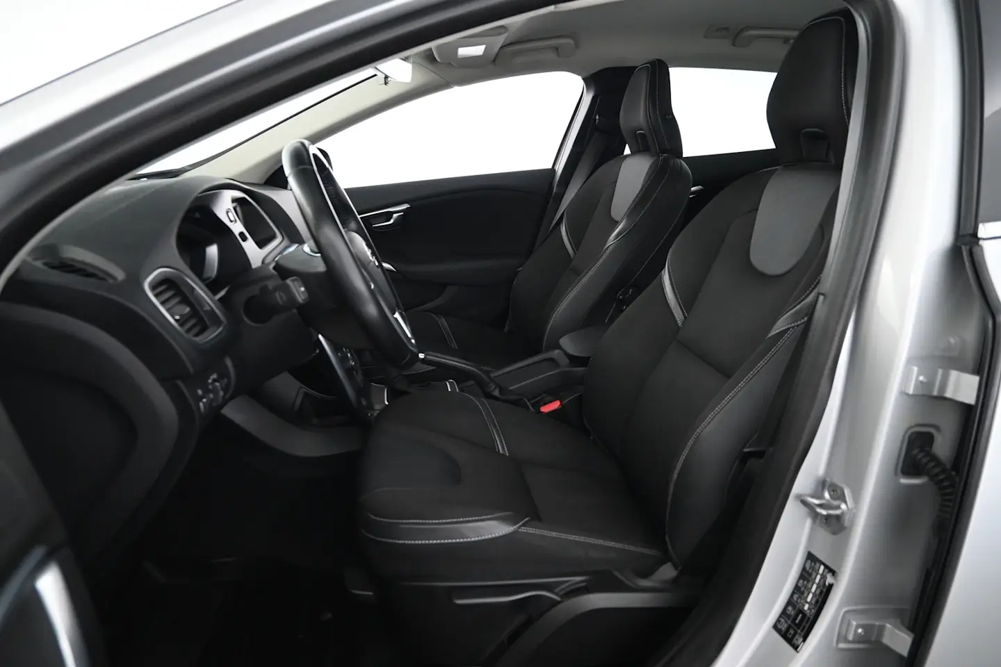Car Image - 3bEUnd80754nBhfuHwWw1I