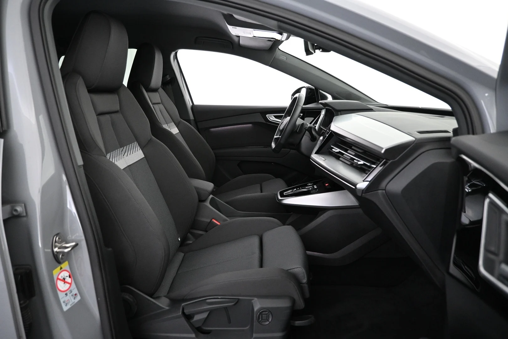 Car Image - 14T8xwgUNYLRirgYhBBuh9