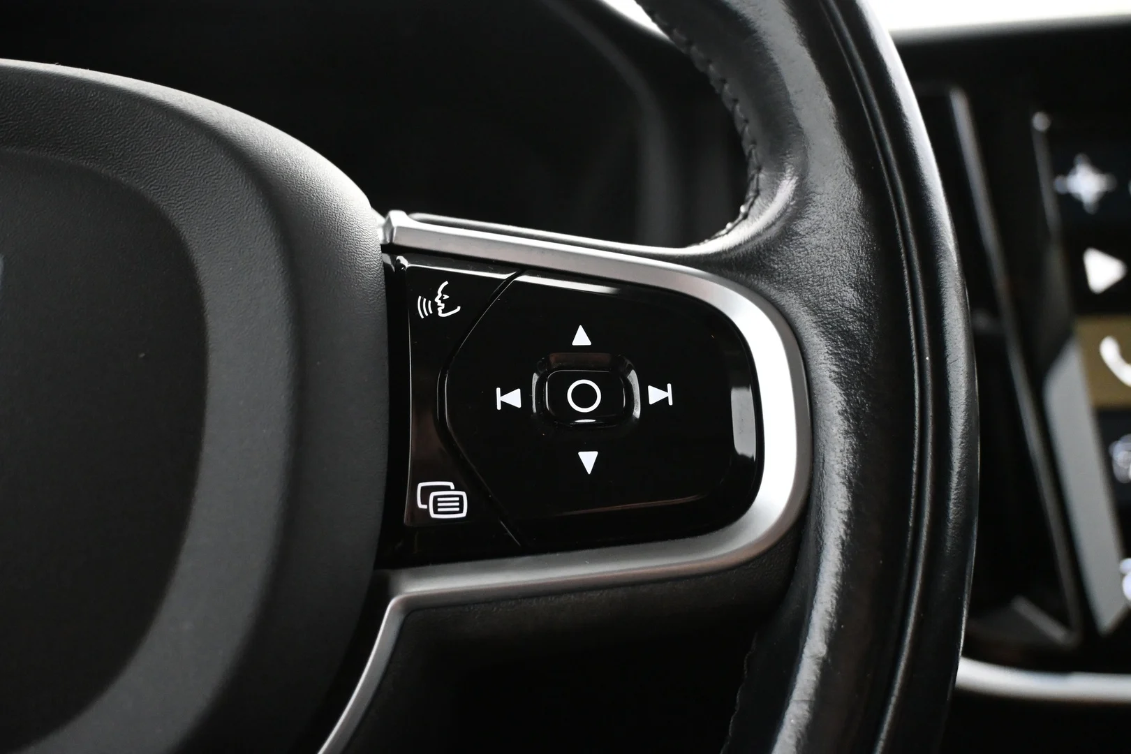 Car Image - 3Z2j8Vys54YQtg7iP6NgxU