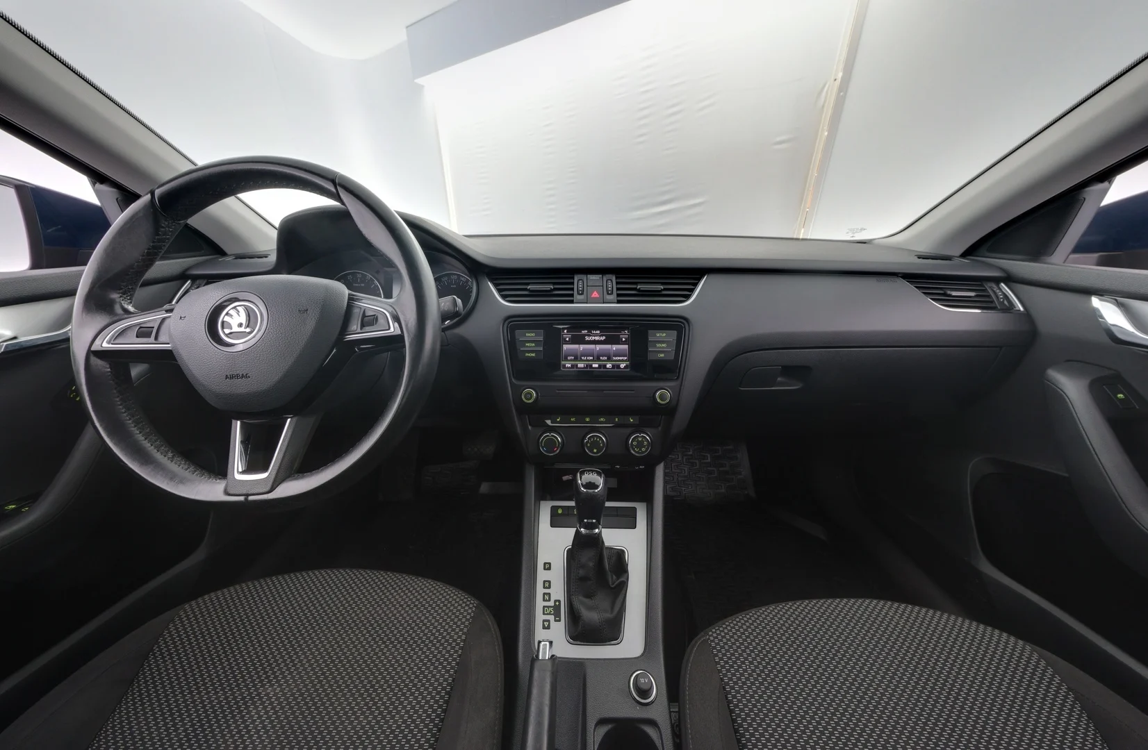 Car Image - 4mMU677XFS0Xh9MYCyPofk