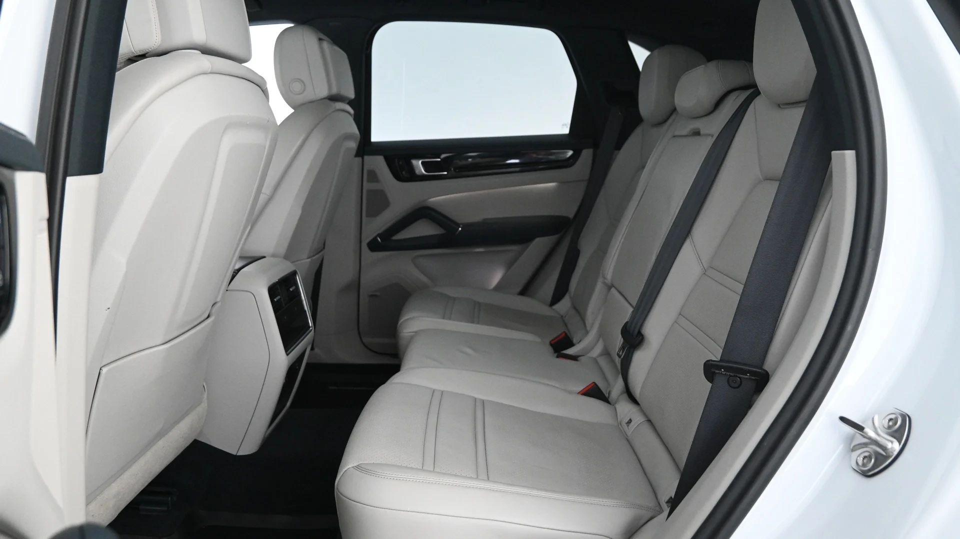 Car Image - 78hpdV7HFBk9dsNWwEwOAY